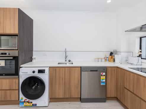 2/18 May Street, Hamilton East