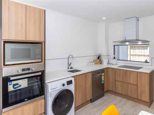 2/18 May Street, Hamilton East