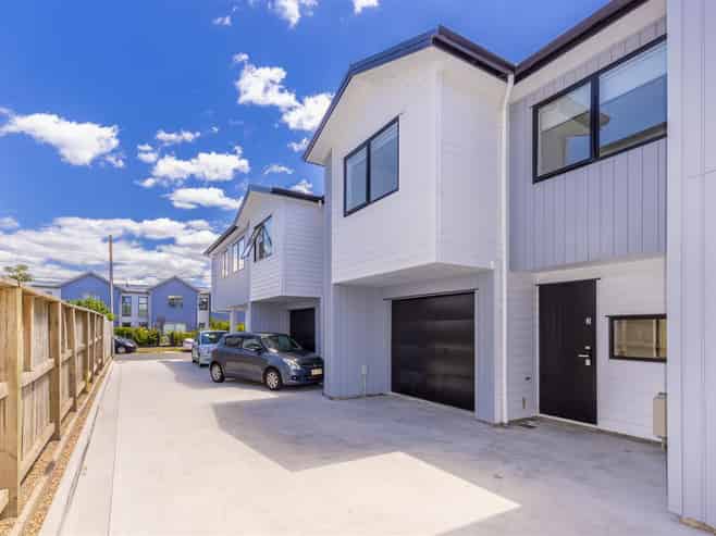 2/18 May Street, Hamilton East