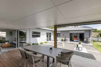 111 Oteki Park Drive, Welcome Bay