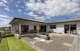 111 Oteki Park Drive, Welcome Bay