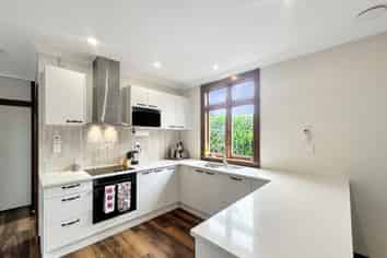 24 Kingswood Street, Takaro