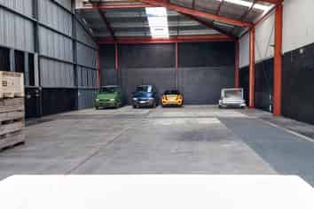 Mid-Size Warehouse Building & Economical  Rent