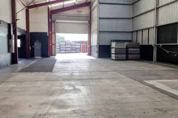 Mid-Size Warehouse Building & Economical  Rent