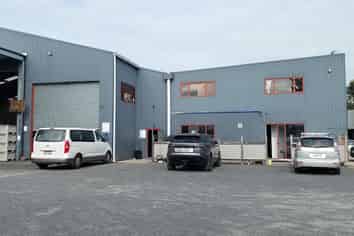 Mid-Size Warehouse Building & Economical  Rent