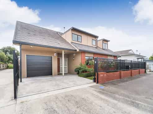 19 Dahlia Street, Palmerston North