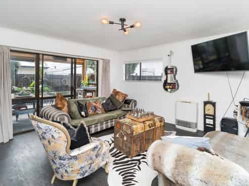 19 Dahlia Street, Palmerston North