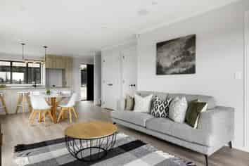 2/42 Rose Berry Crescent, Flagstaff