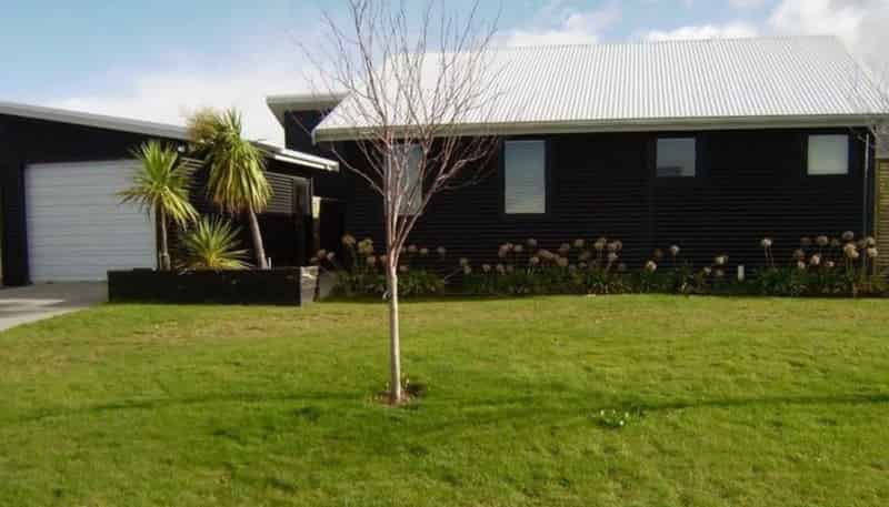 38 Albert Drive, Clyde