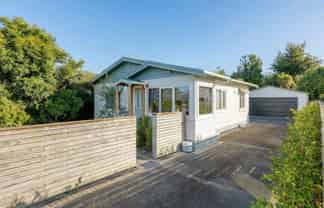 40 Shamrock Street, Takaro