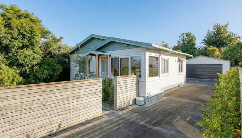 40 Shamrock Street, Takaro