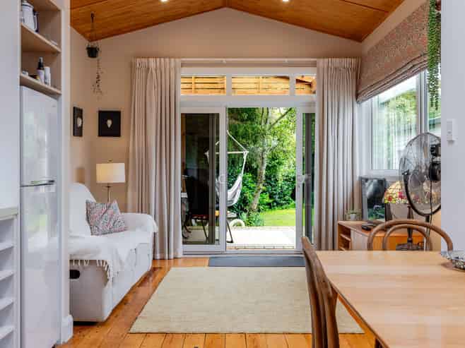 40 Shamrock Street, Takaro