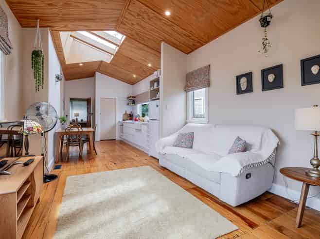 40 Shamrock Street, Takaro