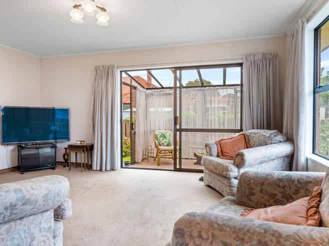 65B  Queens Drive, SAINT KILDA