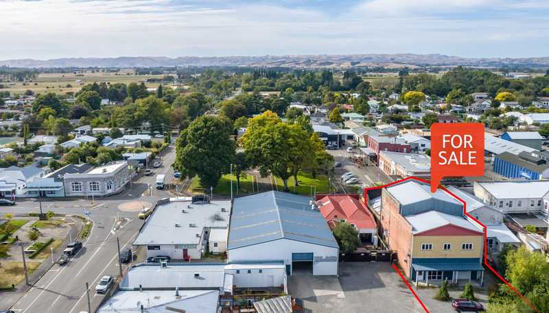 83-87 High Street North, Carterton