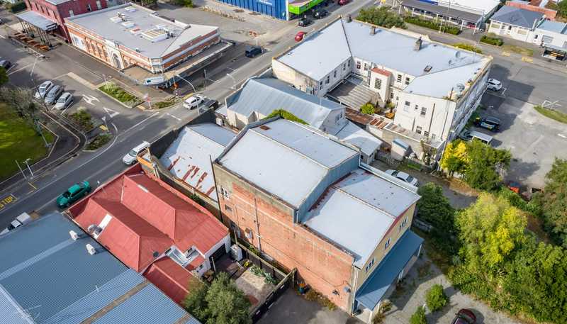 83-87 High Street North, Carterton
