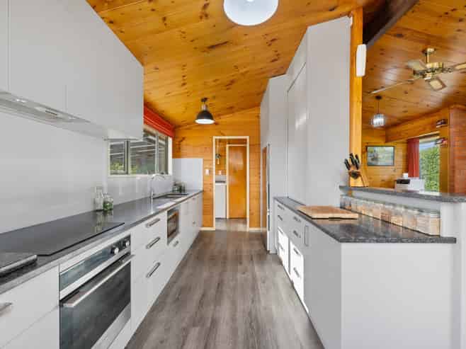 1 School Road, Riverlands