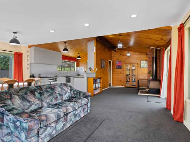 1 School Road, Riverlands