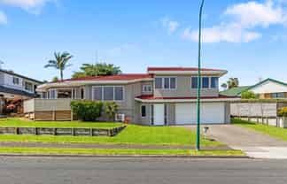 44 Sapphire Drive, Hairini