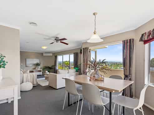 44 Sapphire Drive, Hairini