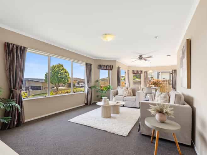 44 Sapphire Drive, Hairini