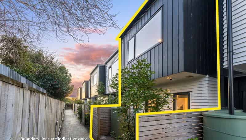 2/46 Te Kanawa Crescent, Henderson