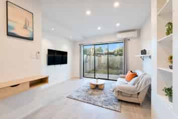 2/46 Te Kanawa Crescent, Henderson