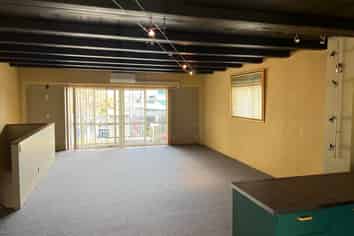 12 Captain Scott Road, Glen Eden