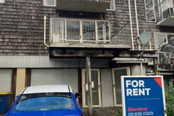 12 Captain Scott Road, Glen Eden