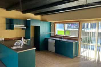 12 Captain Scott Road, Glen Eden