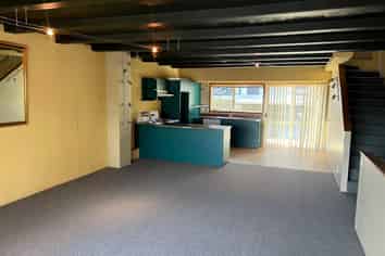 12 Captain Scott Road, Glen Eden