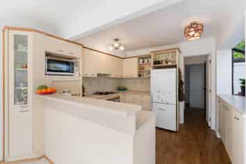 1/33 Curacao Place, Half Moon Bay