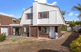 1/33 Curacao Place, Half Moon Bay