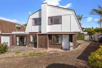 1/33 Curacao Place, Half Moon Bay