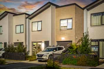 6 Coast Garden Drive, Hobsonville