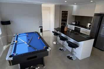 2 Alva Glen Place , Pyes Pa