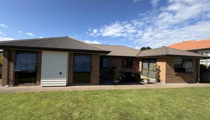 2 Alva Glen Place , Pyes Pa