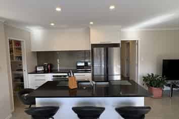 2 Alva Glen Place , Pyes Pa