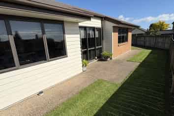 2 Alva Glen Place , Pyes Pa