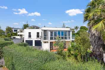 19 Ocean View Road, Coastlands