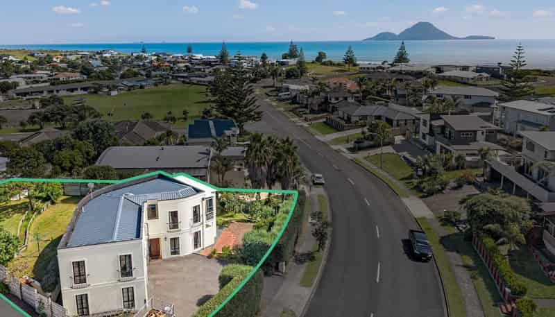 19 Ocean View Road, Coastlands