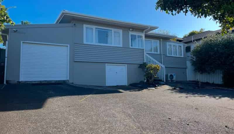 16B Reeves Road, Pakuranga
