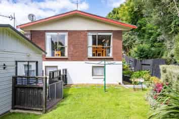 99 Dinsdale Road, Dinsdale