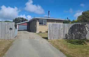 100 Dunbeath Crescent, Kew