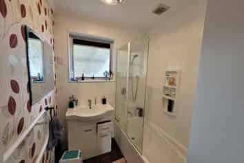 100 Dunbeath Crescent, Kew