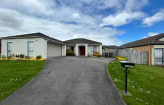 42 Newinn Crescent, East Tamaki Heights