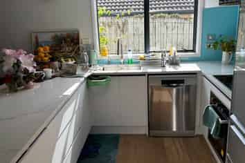 42 Newinn Crescent, East Tamaki Heights