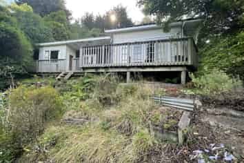 38 Bay Road, PURAKAUNUI