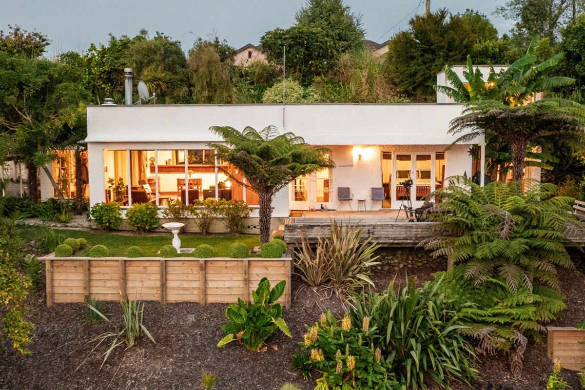 Art deco gem with stunning sea views, Ruby Bay