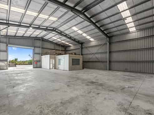Hard working warehouse, with secure yard
